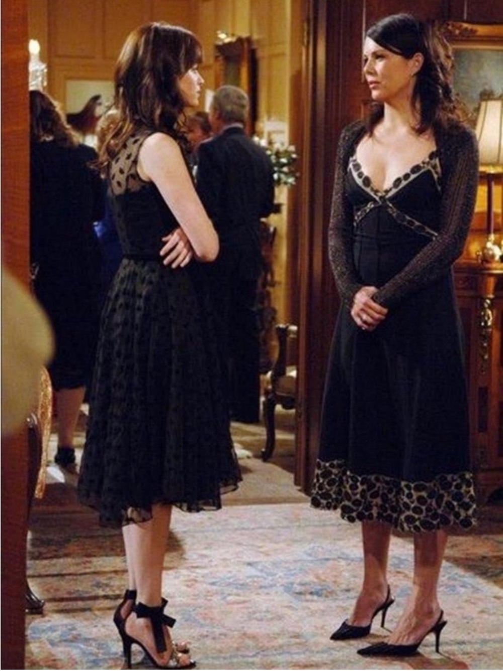 Gilmore Girls Style Worthington Elegant Black Dress Shrug in Black/Gold  size S